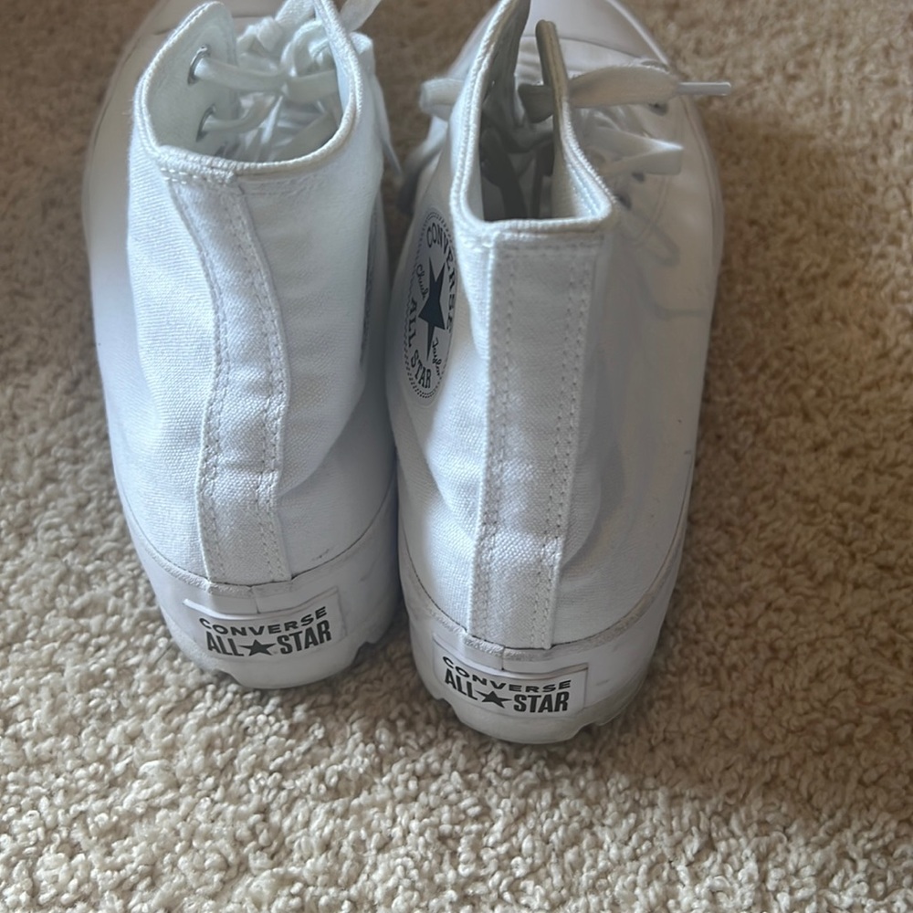 Women’s white Converse size 11